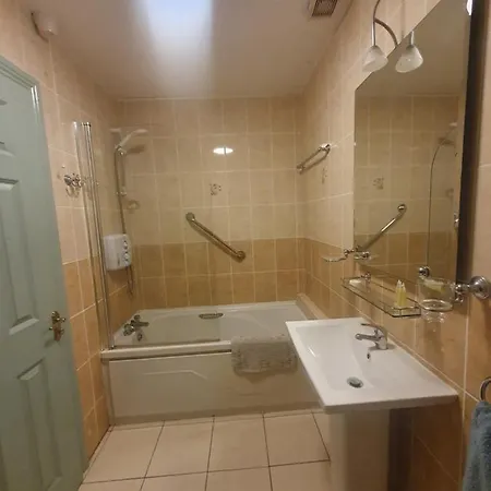 בית הארחה Junior Town Centre דנגרבן